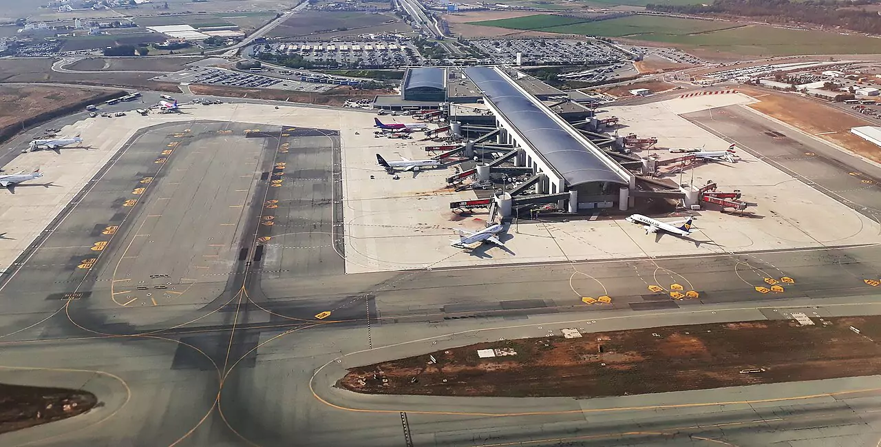 Larnaka Havalimanı (LCA)
